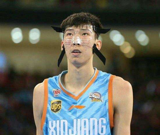 包含实力悬殊对决正酣，豪门碾压对手轻松夺冠的词条