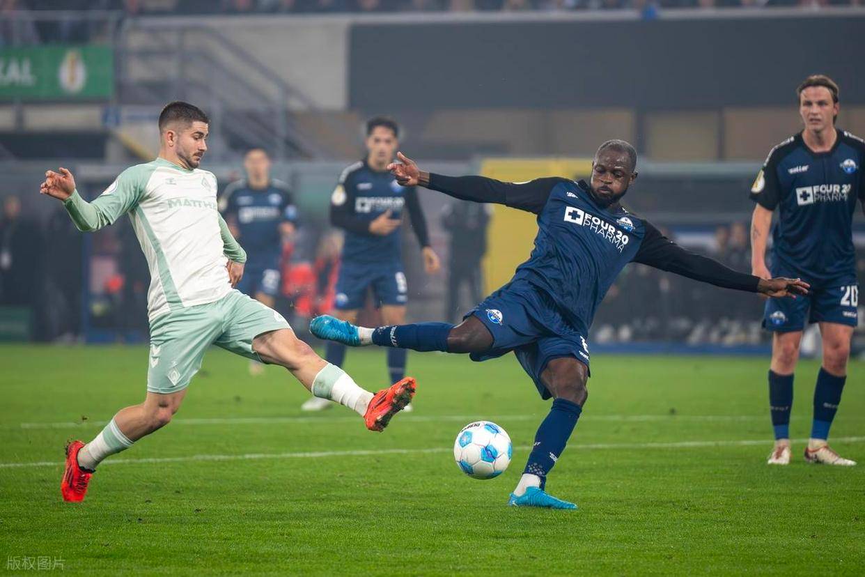 爱游戏官方入口-关于帕德博恩遭遇疲劳期，球队表现低迷的信息