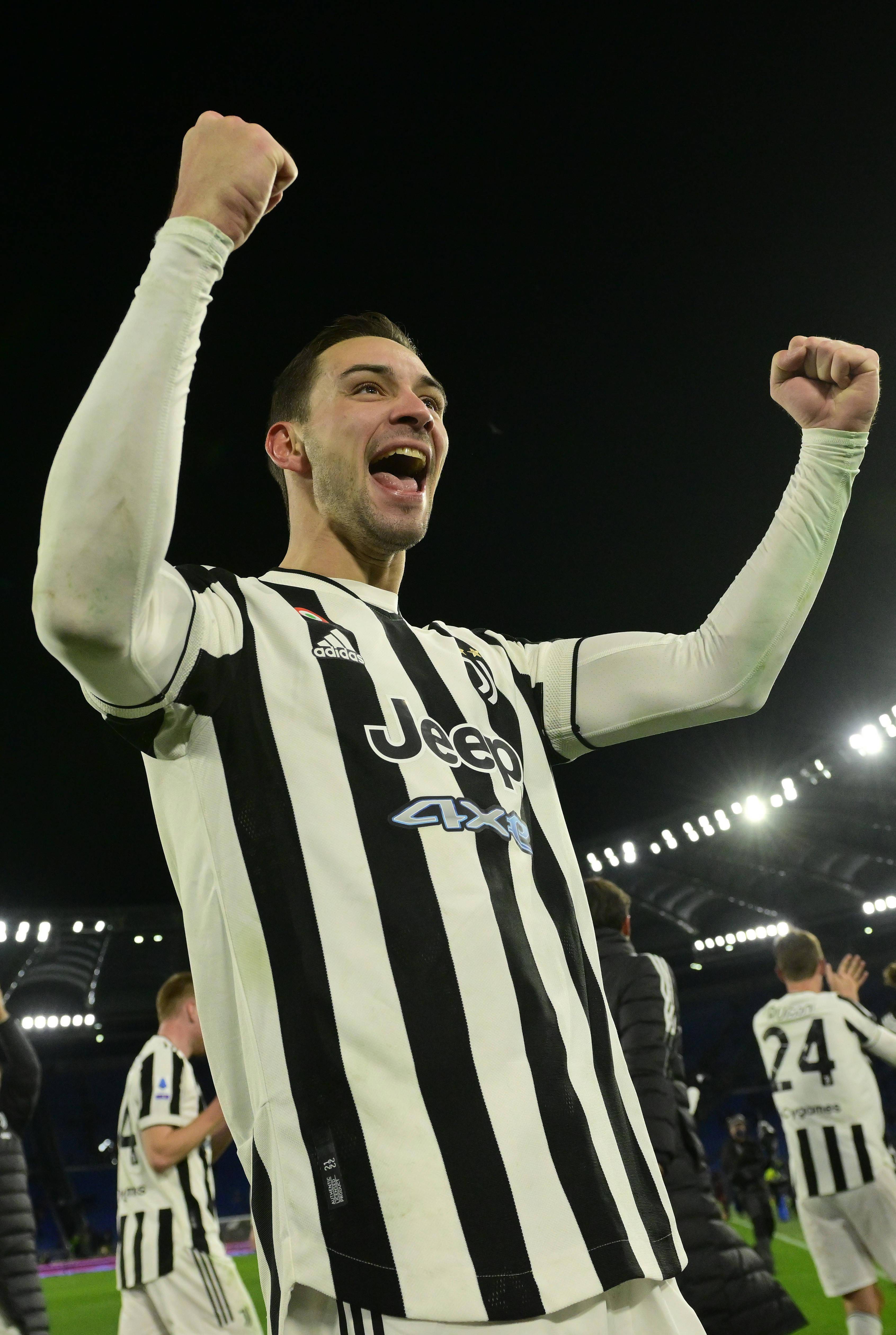 爱游戏中国官网-尤文图斯主场大胜罗马，连续多轮双杀强势登顶的简单介绍