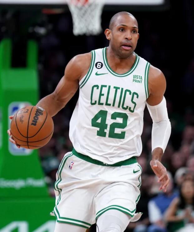 爱游戏官方入口-关于斗篷再续篮球传奇，凯尔特人队将再追梦总冠军的信息