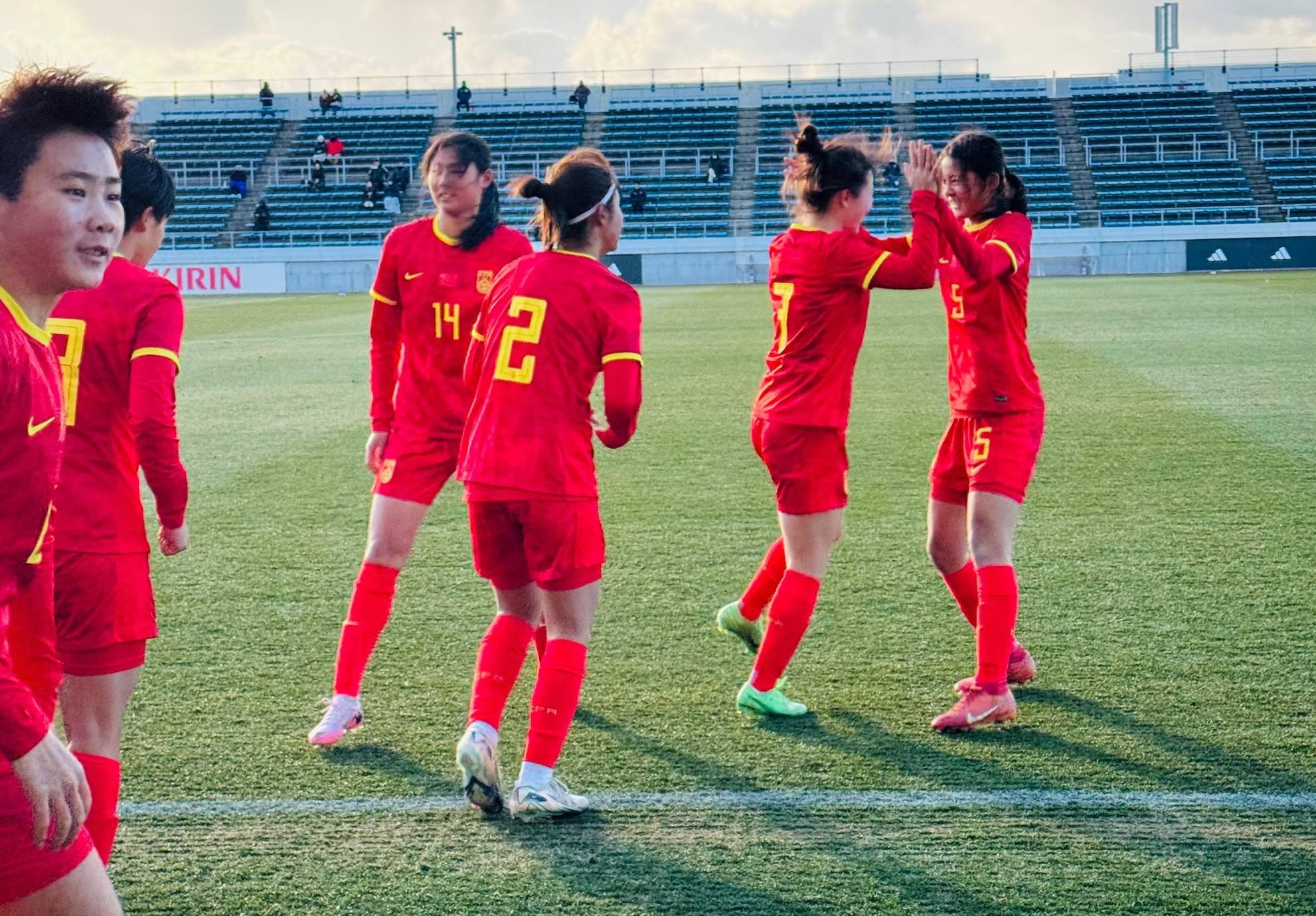 中国女足备战决赛，冲击赛事巅峰