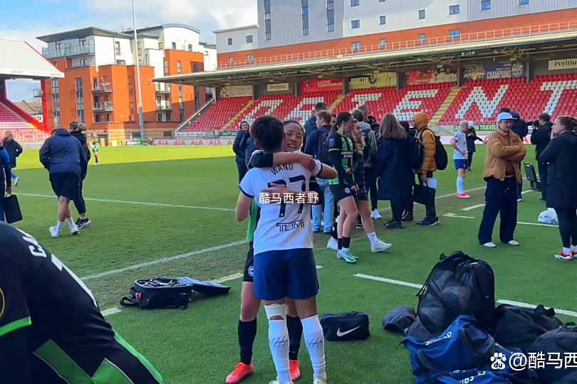 爱游戏体育下载-足球女队比拼实力赛场精彩纷呈