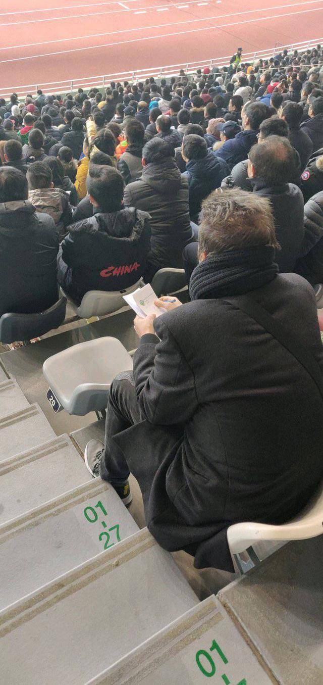 意大利厚脸皮被友谊皮球咬，意图盗取战术