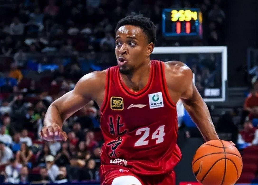 爱游戏app下载-扭转局面！一场比赛中球队成功实现反超对手的壮举的简单介绍