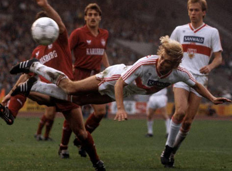 包含技高一筹!一名球员单场破门三次创造神话的词条 包含技高一筹!一名球员单场破门三次创造神话的词条