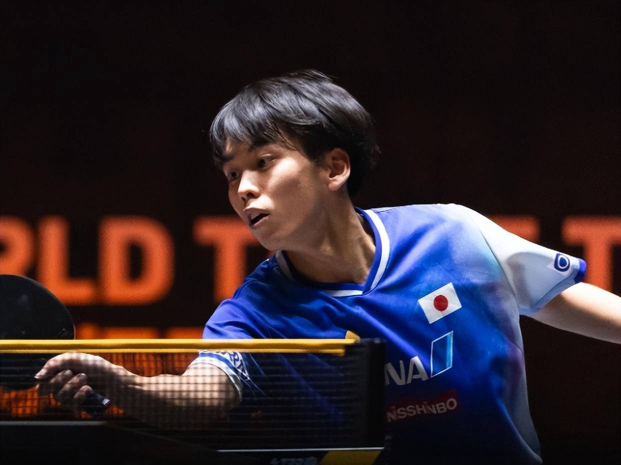 包含顽强拼搏！欧预赛球员卓越发挥的词条