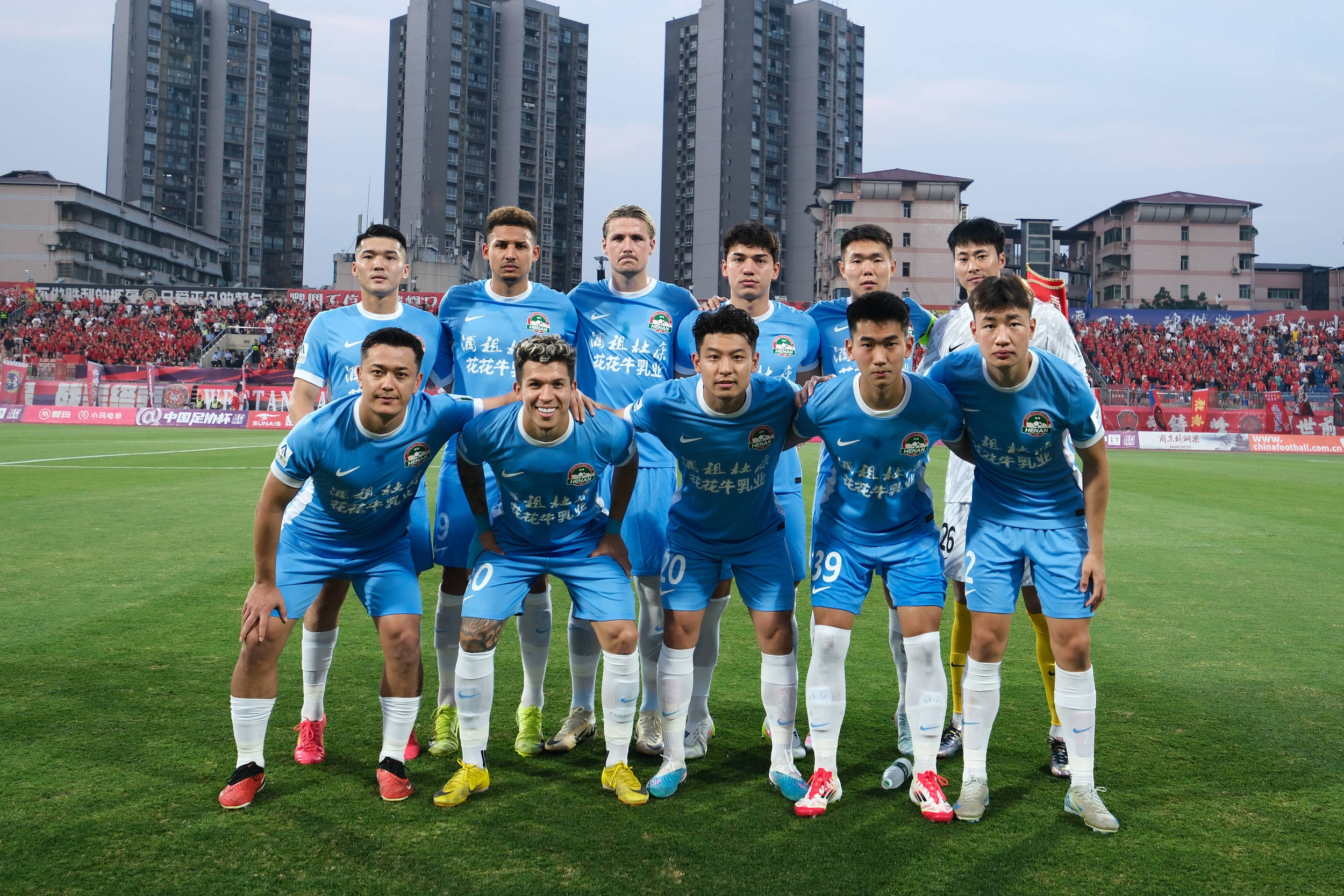 爱游戏体育网站-中超赛场强队势如破竹，谁能一路领先？的简单介绍