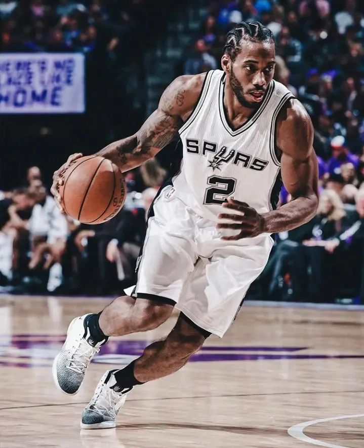 关于猛龙客场击败雷霆，伦纳德三分球稳定20+得分的信息