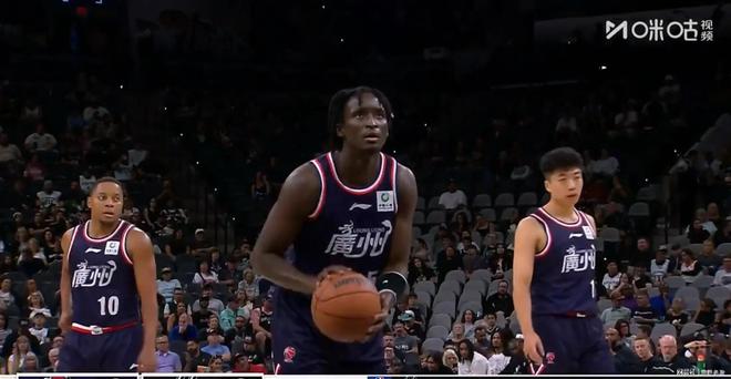 马刺大胜狂人，稳坐联盟榜首