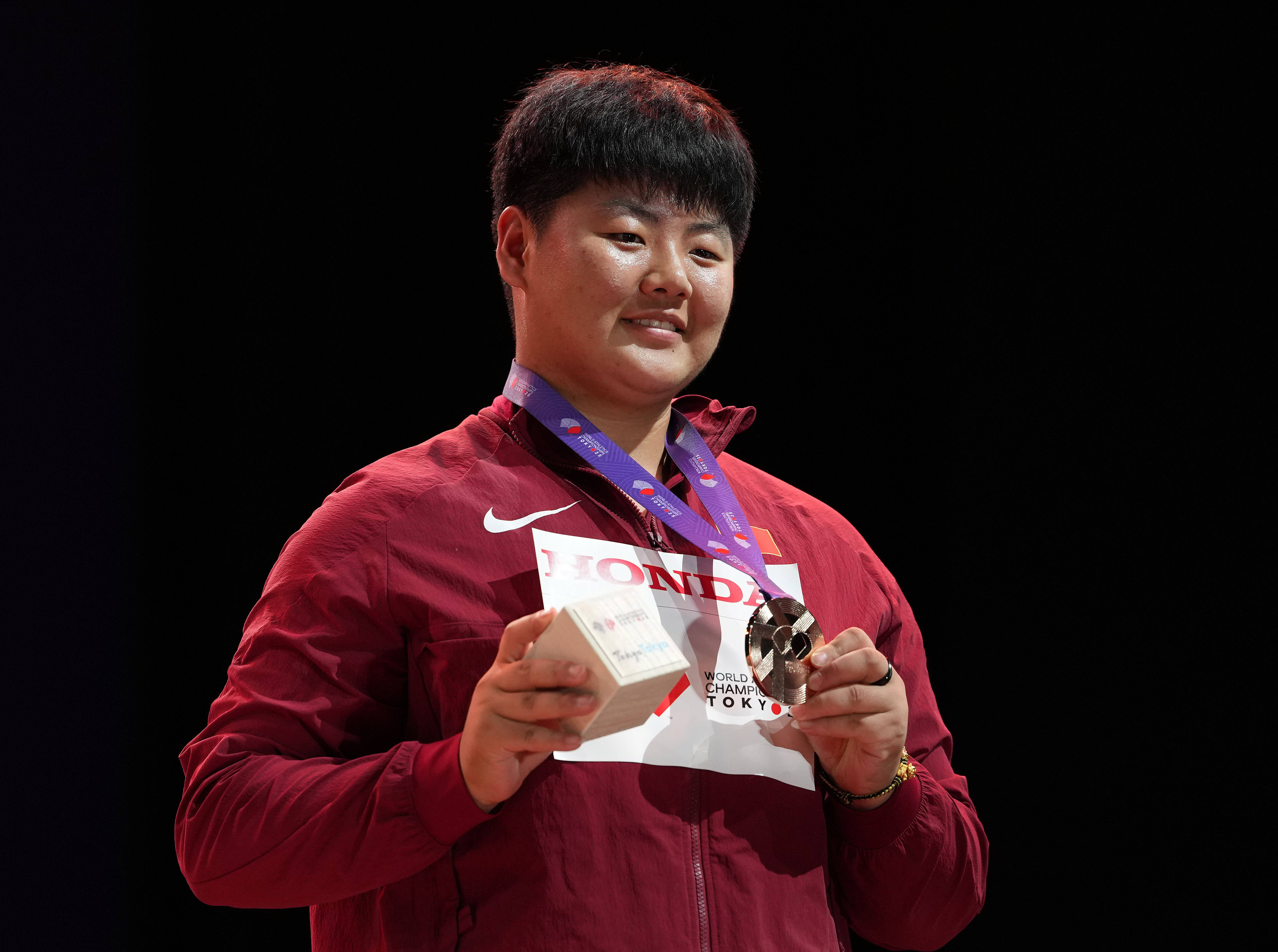 爱游戏官网-田径颁奖仪式，体育精神深深感人的简单介绍