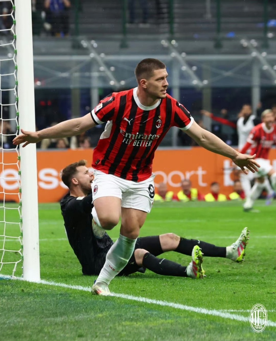 关于AC米兰前锋状态火热，连续比赛破门的信息