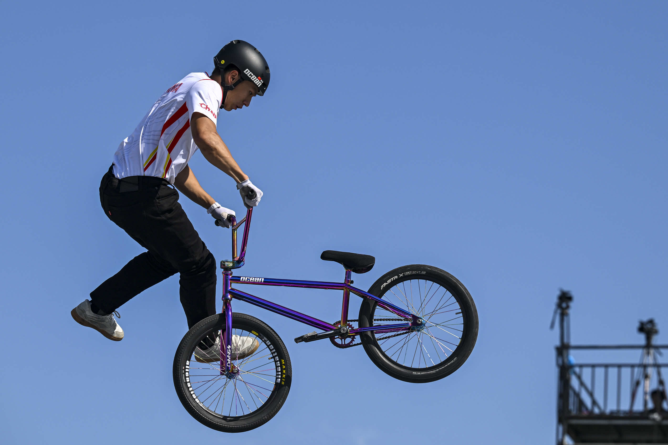 爱游戏体育地址-比赛中的精彩瞬间，花絮无限的简单介绍