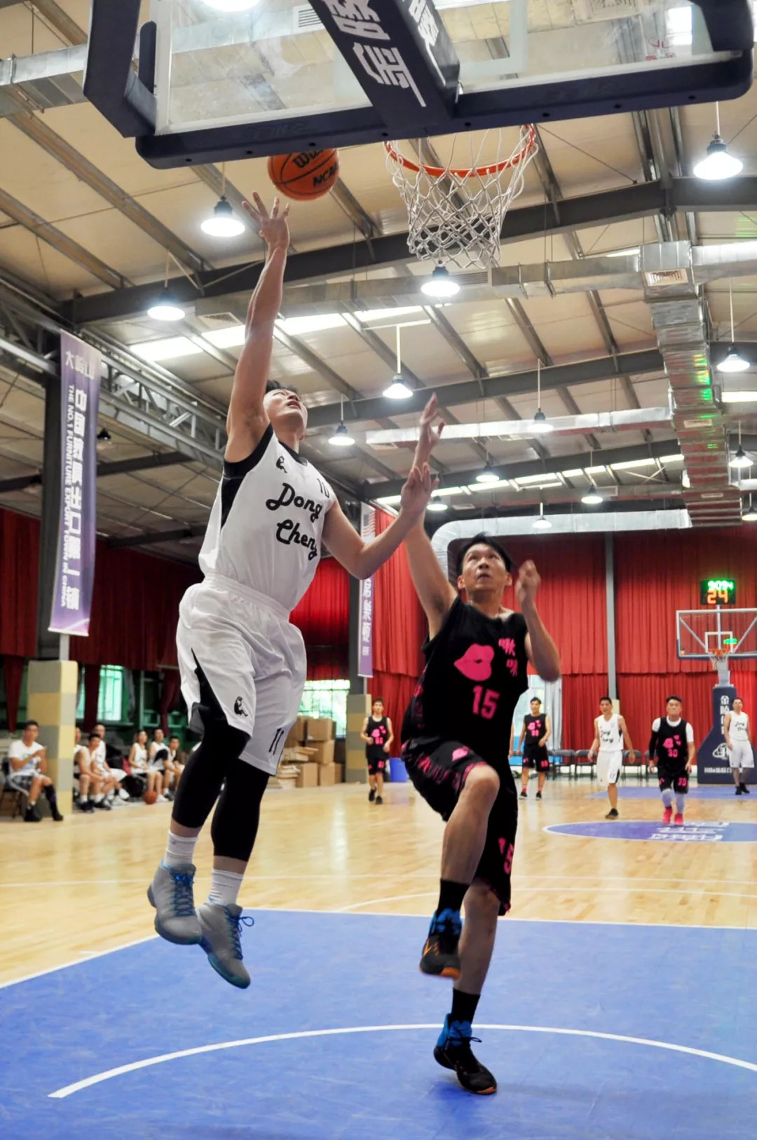 梦幻一战！神奇进球助球队晋级决赛的简单介绍