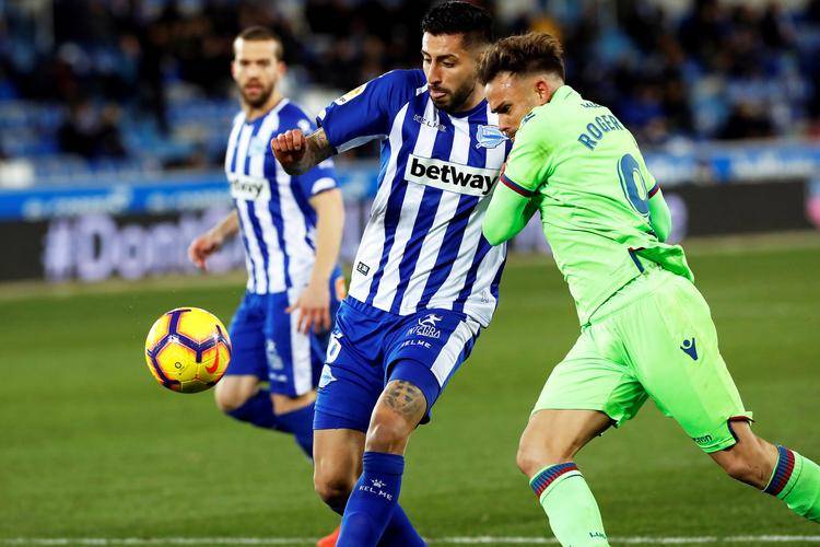 爱游戏网页版入口-塞尔塔客场击败对手，比赛表现抢眼